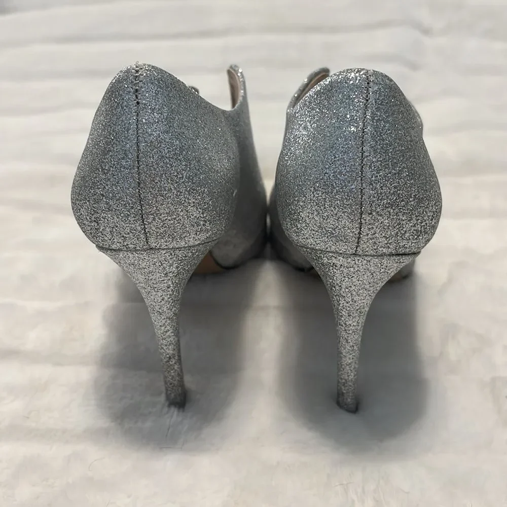 Vince Camuto Metseya silver glitter pointed toe party stiletto bootie heels 5.5